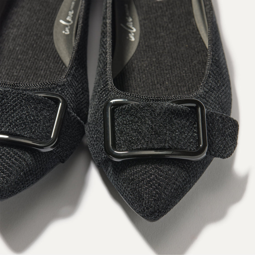 The ReVelvet™ Emblem Point II - ReVelvet™ Black